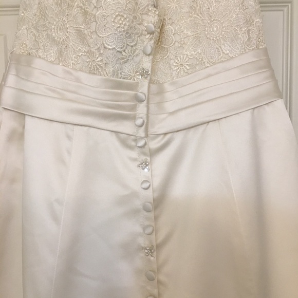 Allure Bridals Ivory Wedding Dress - Picture 3 of 5